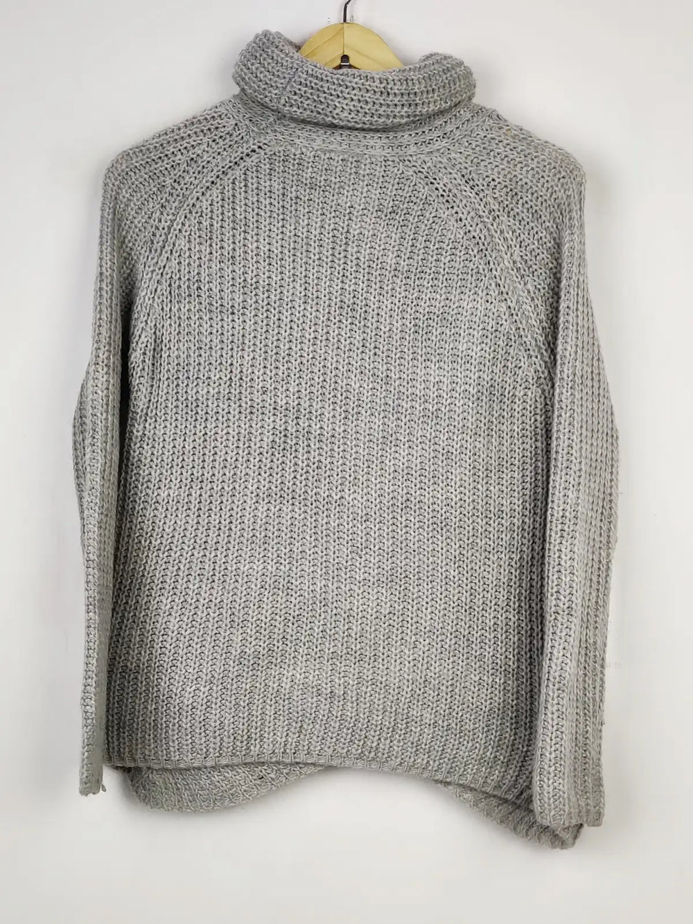 Buy online pre-used pre-loved 100% authentic & Original branded Unknown Brand (WT-8134) available in Pakistan. Top international brands avilable.