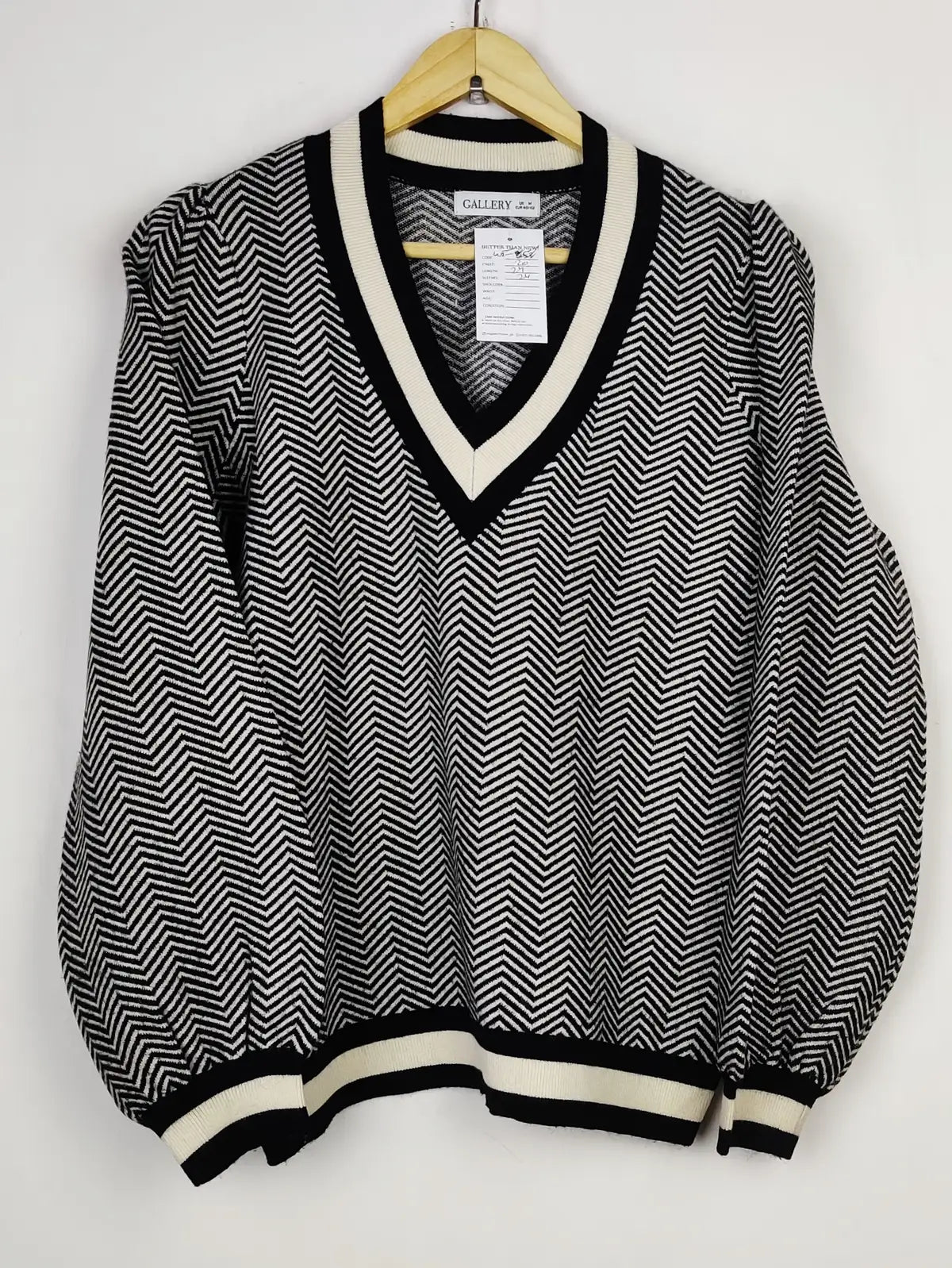 Buy online pre-used pre-loved 100% authentic & Original branded Gallery (WT-8153) available in Pakistan. Top international brands avilable.