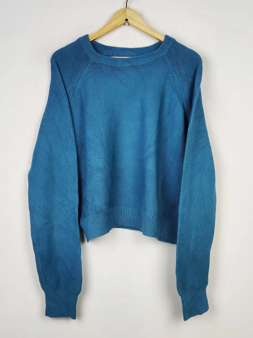 Buy online pre-used pre-loved 100% authentic & Original branded Unknown Brand (WT-8161) available in Pakistan. Top international brands avilable.