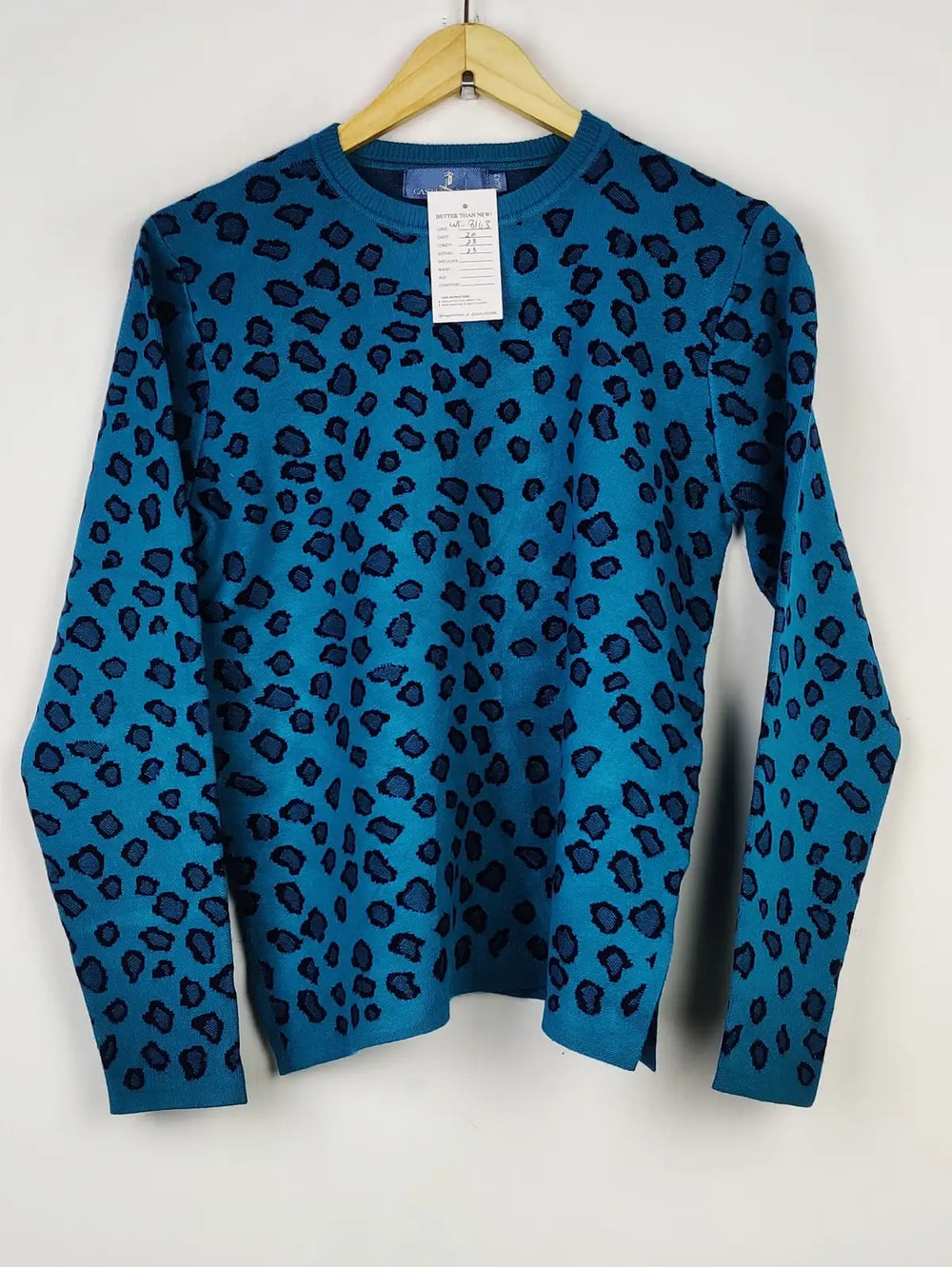 Buy online pre-used pre-loved 100% authentic & Original branded Castle Of Ireland (WT-8163) available in Pakistan. Top international brands avilable.