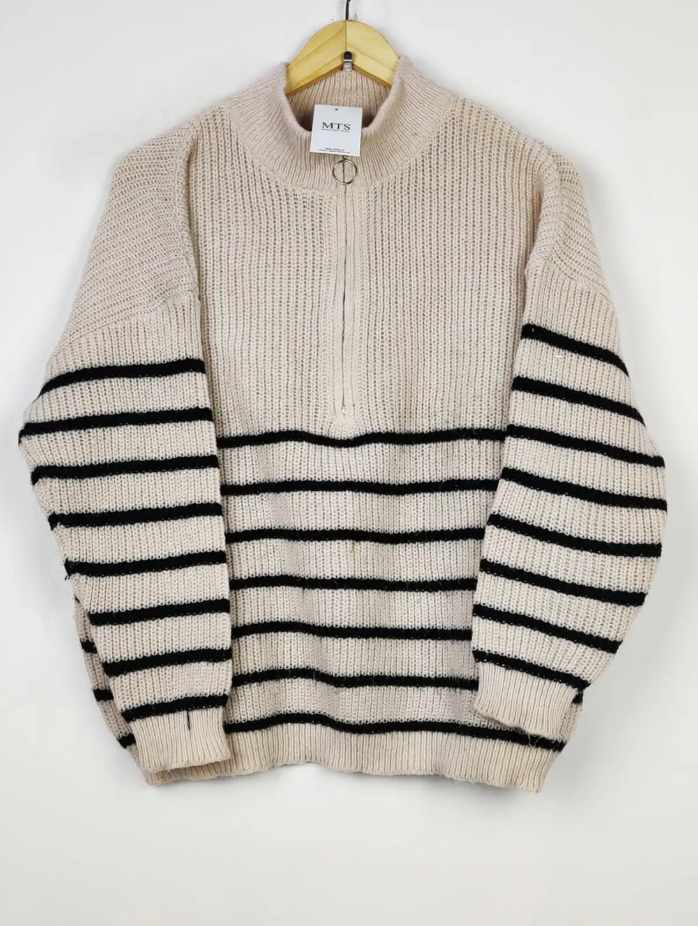 Buy online pre-used pre-loved 100% authentic & Original branded Roman (WT-8168) available in Pakistan. Top international brands avilable.