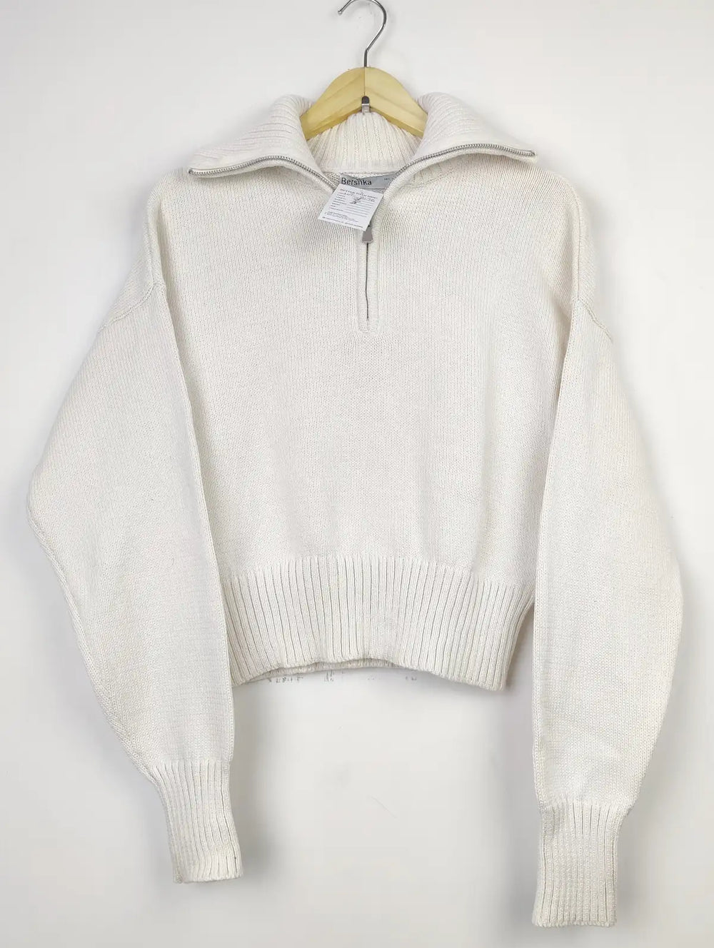 Buy online pre-used pre-loved 100% authentic & Original branded Bershka (WT-8176) available in Pakistan. Top international brands avilable.