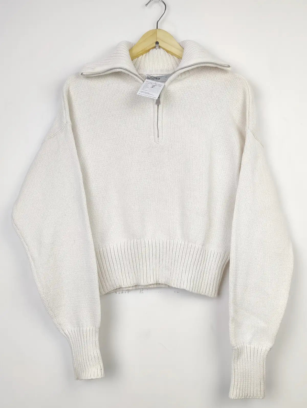 Buy online pre-used pre-loved 100% authentic & Original branded Bershka (WT-8176) available in Pakistan. Top international brands avilable.