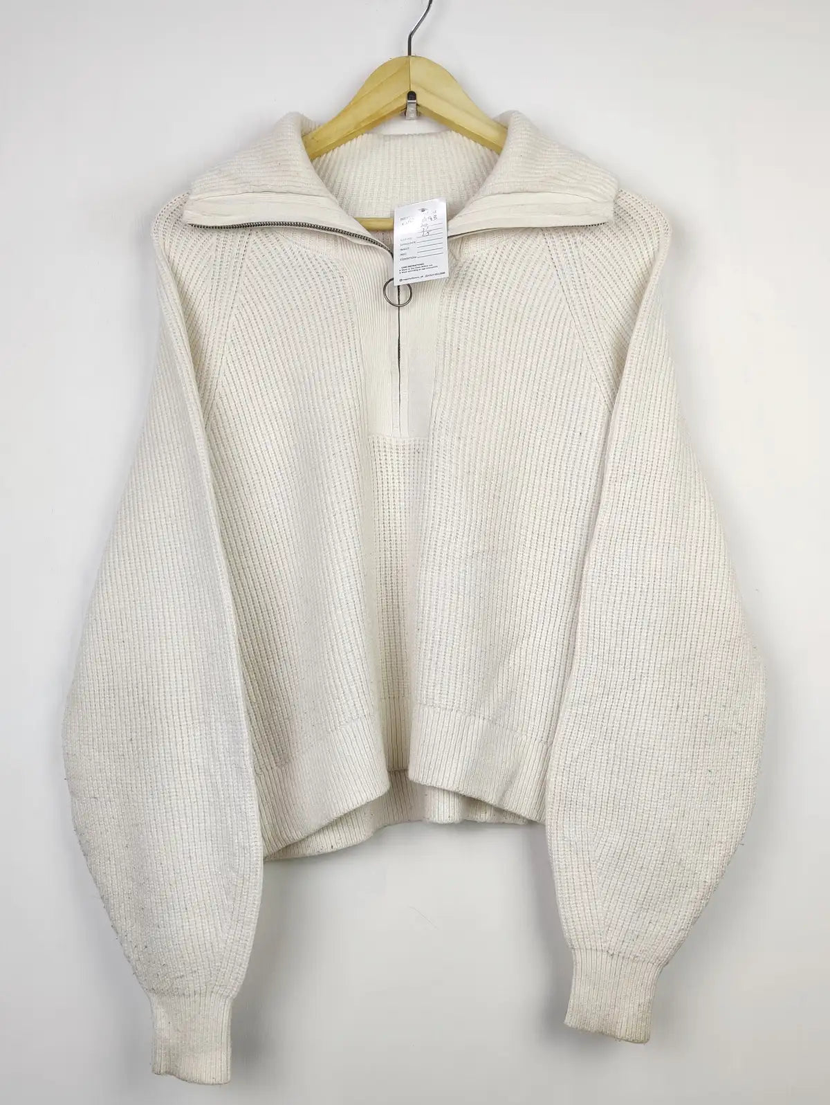 Buy online pre-used pre-loved 100% authentic & Original branded Pull&Bear (WT-8198) available in Pakistan. Top international brands avilable.