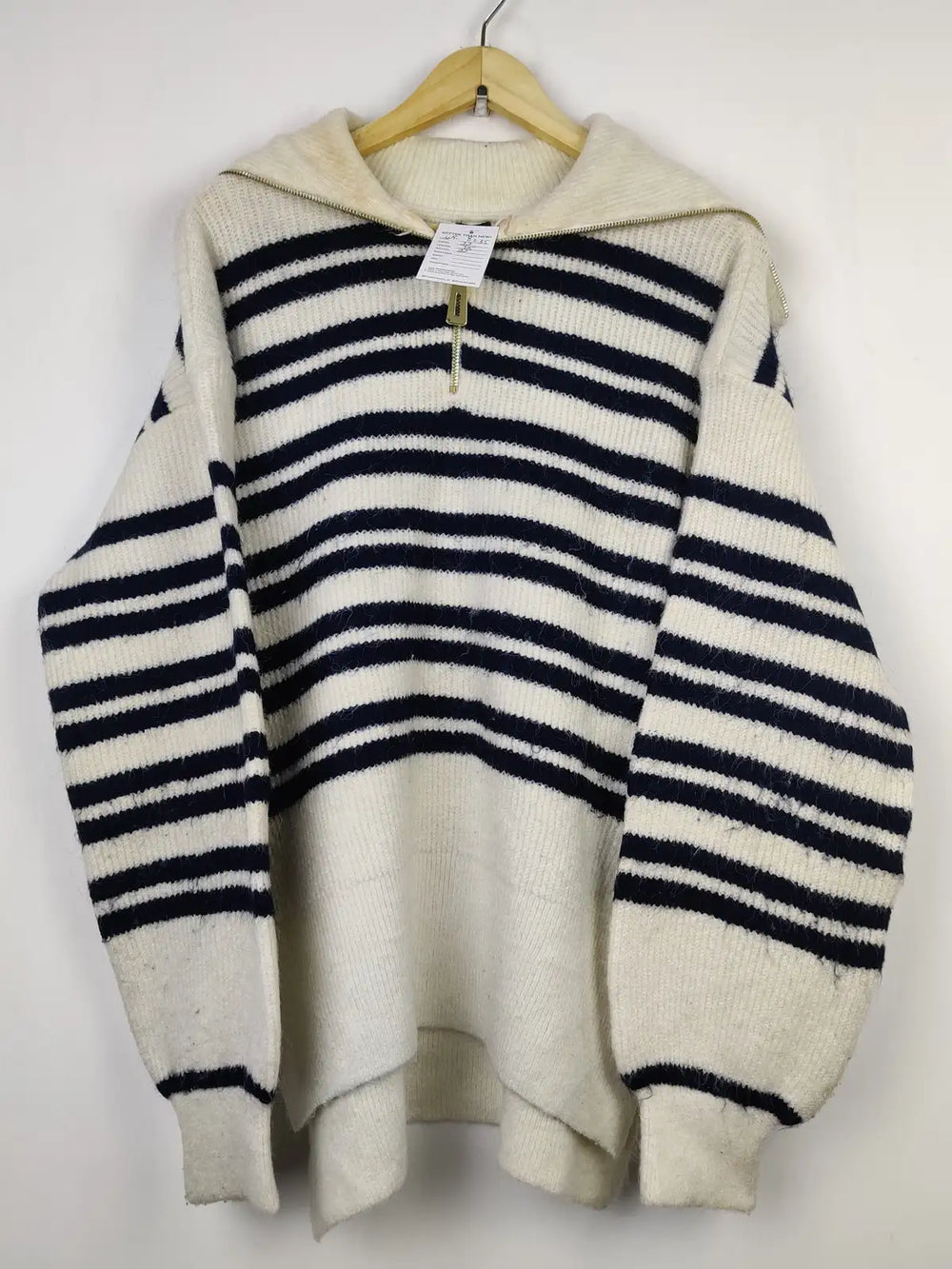 Buy online pre-used pre-loved 100% authentic & Original branded River Island (WT-8235) available in Pakistan. Top international brands avilable.