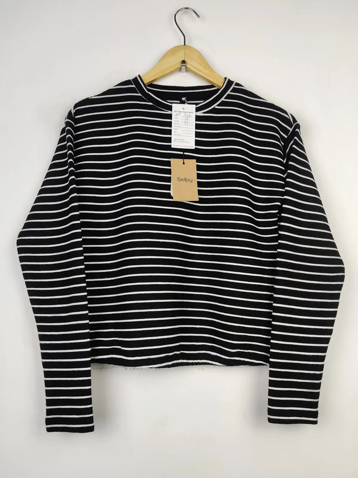 Buy online pre-used pre-loved 100% authentic & Original branded Only (WT-8264) available in Pakistan. Top international brands avilable.