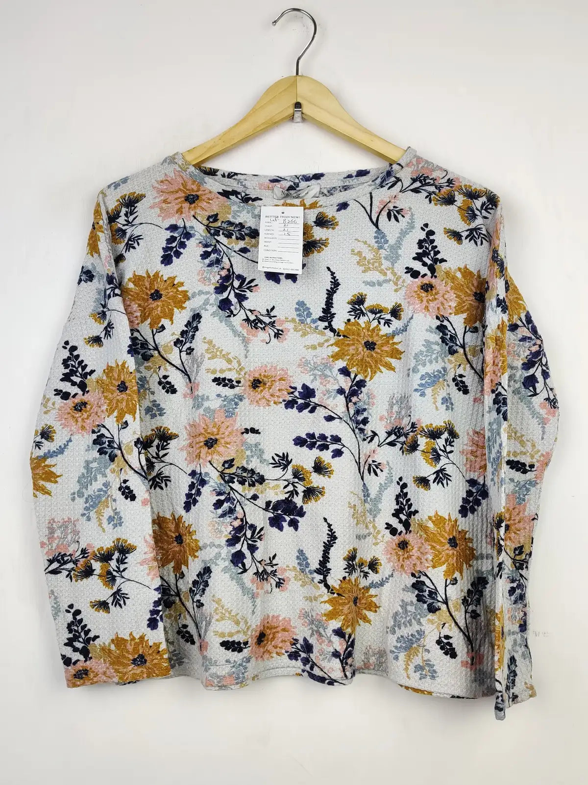 Buy online pre-used pre-loved 100% authentic & Original branded Nutmeg (WT-8266) available in Pakistan. Top international brands avilable.