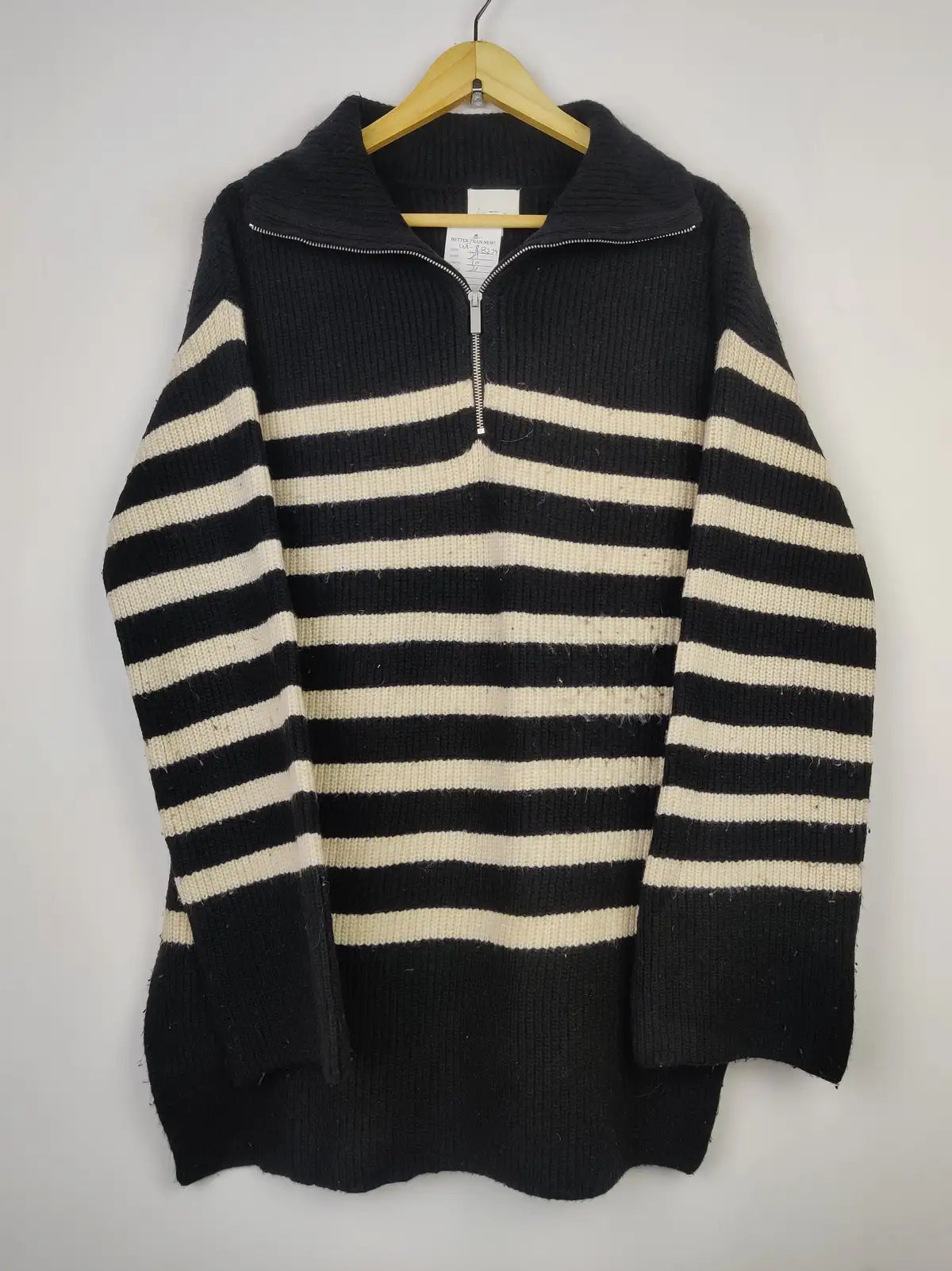 Buy online pre-used pre-loved 100% authentic & Original branded H&M (WT-8274) available in Pakistan. Top international brands avilable.