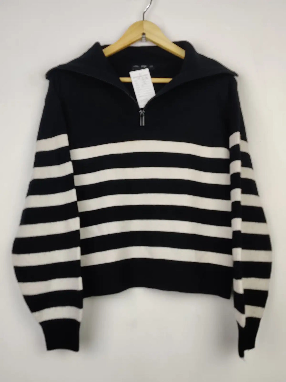 Buy online pre-used pre-loved 100% authentic & Original branded F&F (WT-8283) available in Pakistan. Top international brands avilable.