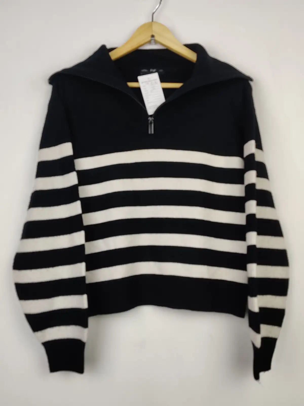 Buy online pre-used pre-loved 100% authentic & Original branded F&F (WT-8283) available in Pakistan. Top international brands avilable.