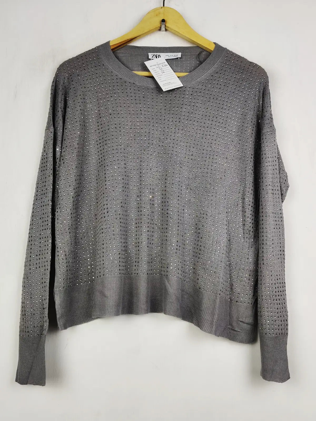 Buy online pre-used pre-loved 100% authentic & Original branded Zara (WT-8382) available in Pakistan. Top international brands avilable.