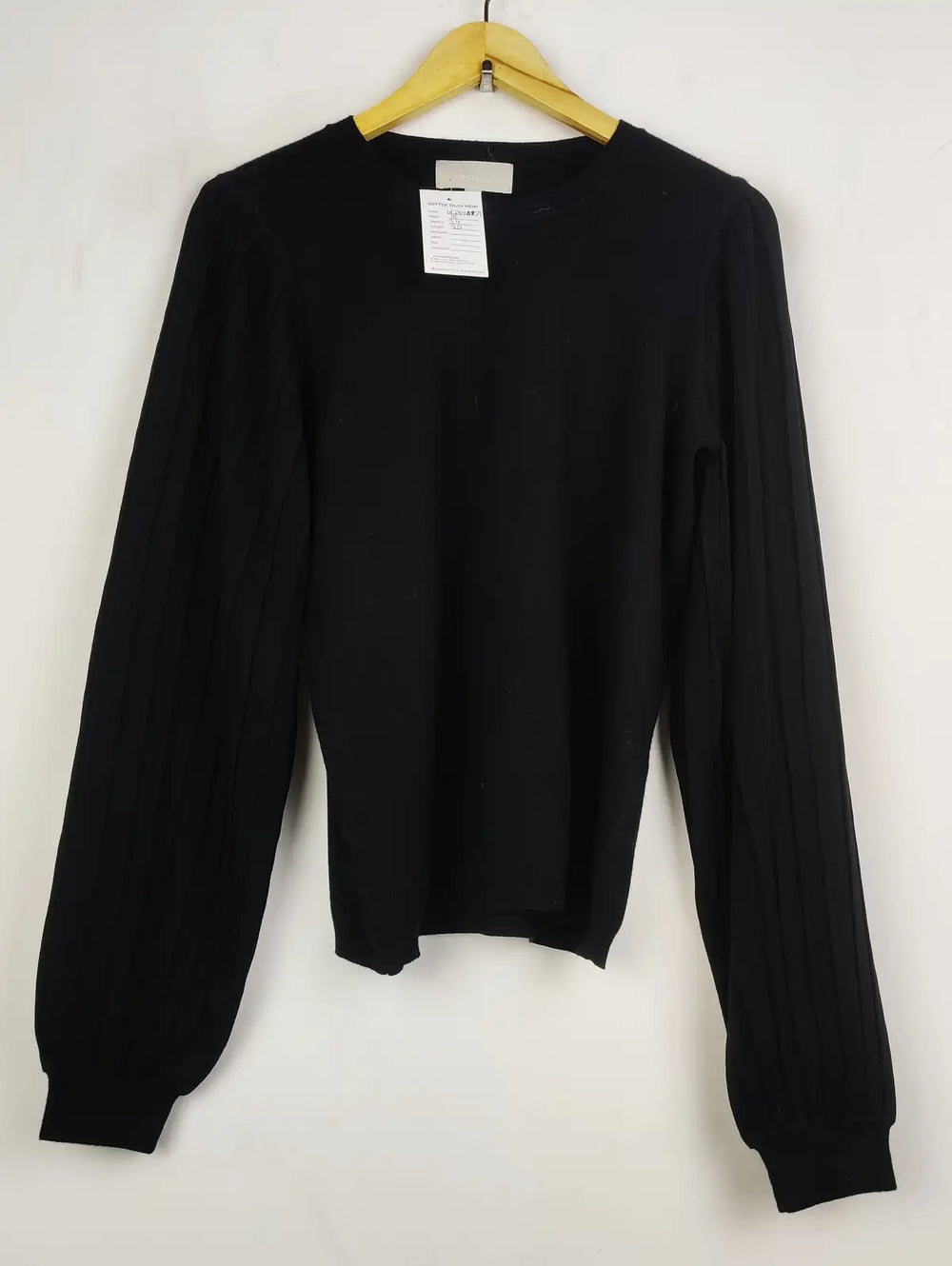 Buy online pre-used pre-loved 100% authentic & Original branded Inwear (WT-8471) available in Pakistan. Top international brands avilable.