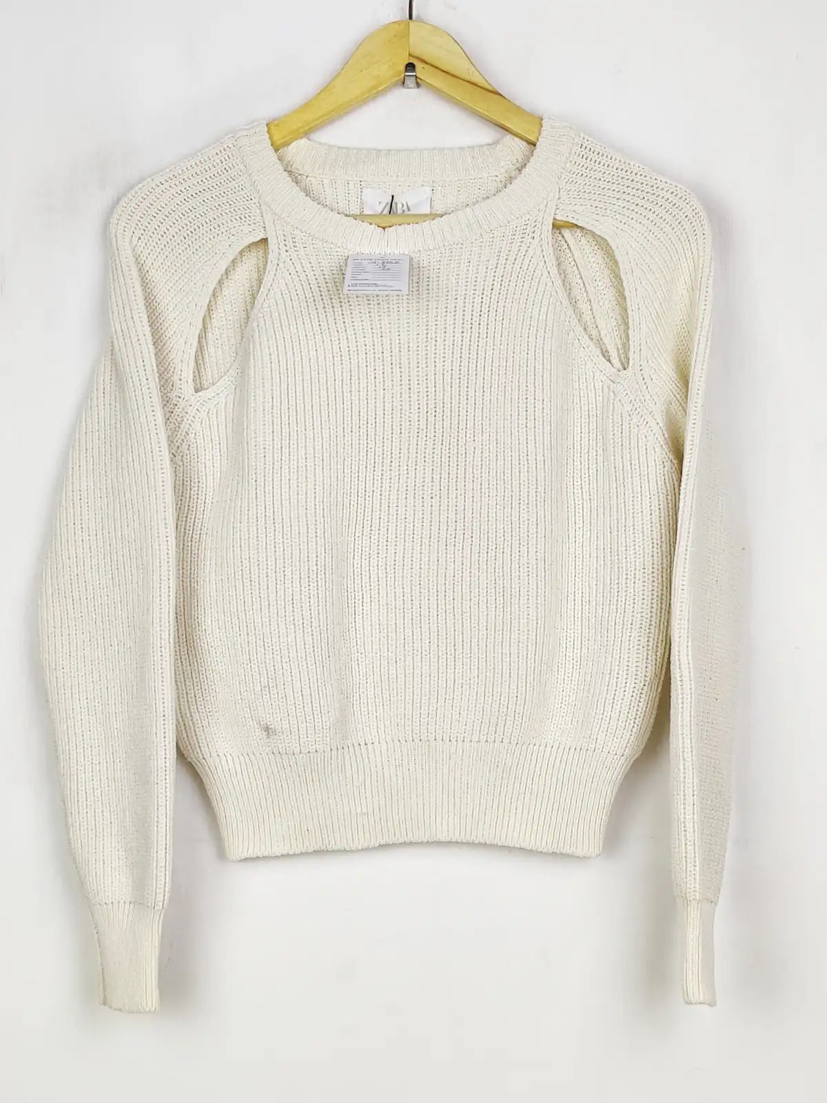 Buy online pre-used pre-loved 100% authentic & Original branded Zara (WT-8648) available in Pakistan. Top international brands avilable.