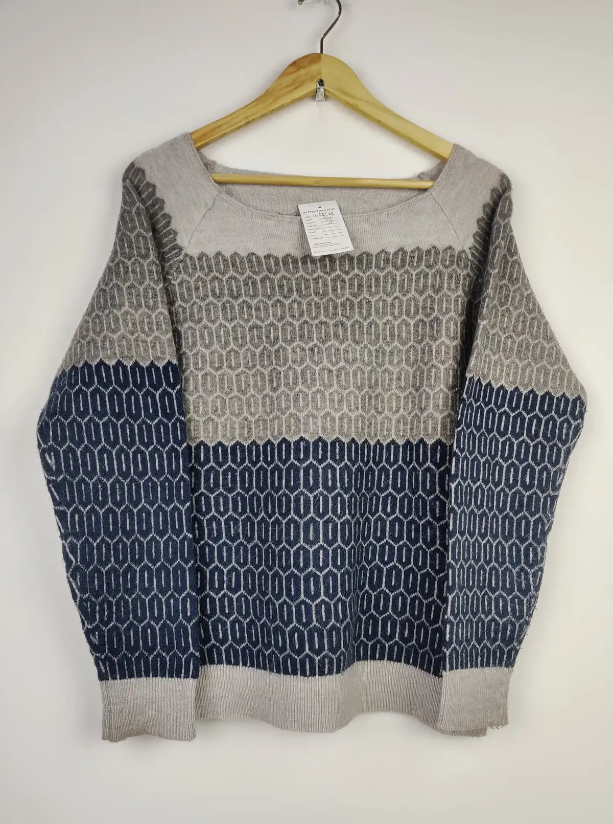 Buy online pre-used pre-loved 100% authentic & Original branded Unknown Brand (WT-8749) available in Pakistan. Top international brands avilable.