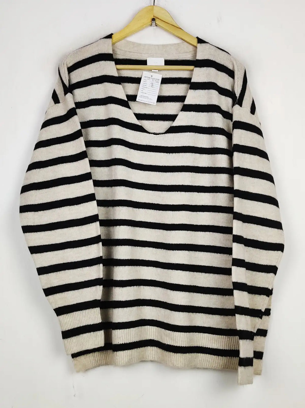 Buy online pre-used pre-loved 100% authentic & Original branded H&M (WT-9718) available in Pakistan. Top international brands avilable.