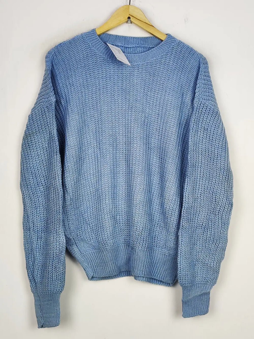 Buy online pre-used pre-loved 100% authentic & Original branded Unknown Brand (WT-9774) available in Pakistan. Top international brands avilable.
